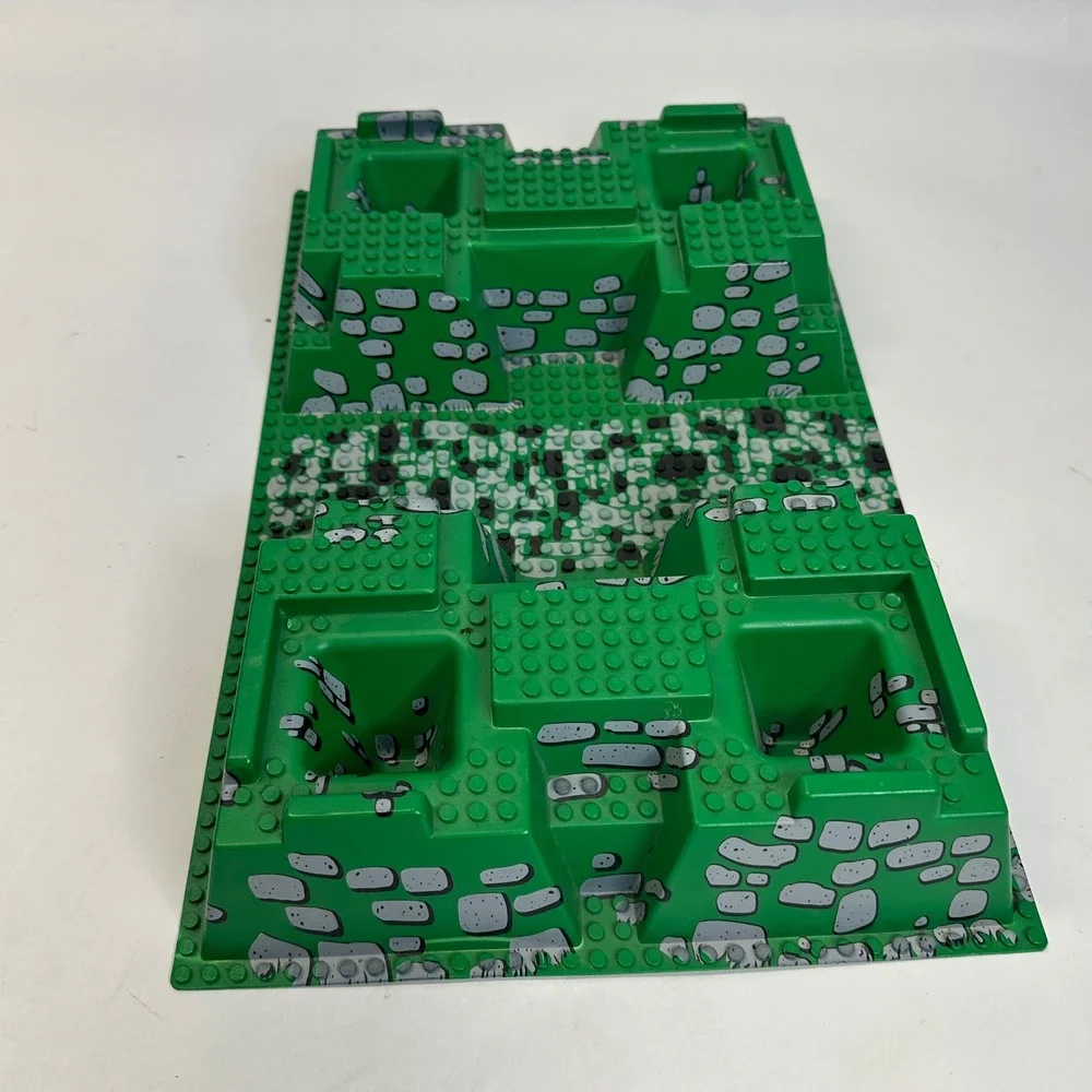 LEGO 3D Raised Baseplate 32x48 Green Castle Stone Road Double Crater 30271px2